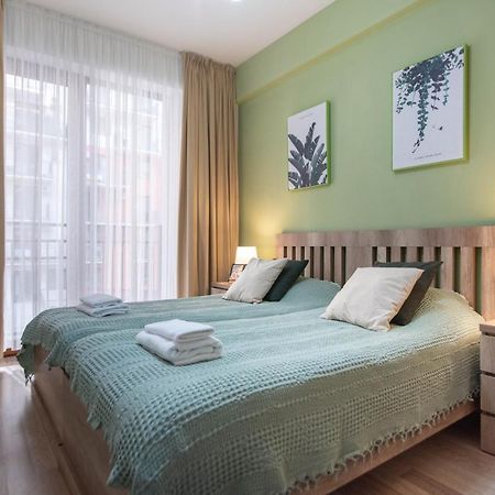 Gg Home - Cozy 2-Bedroom Apartment On Givi Kartozia Tbiliszi Kültér fotó