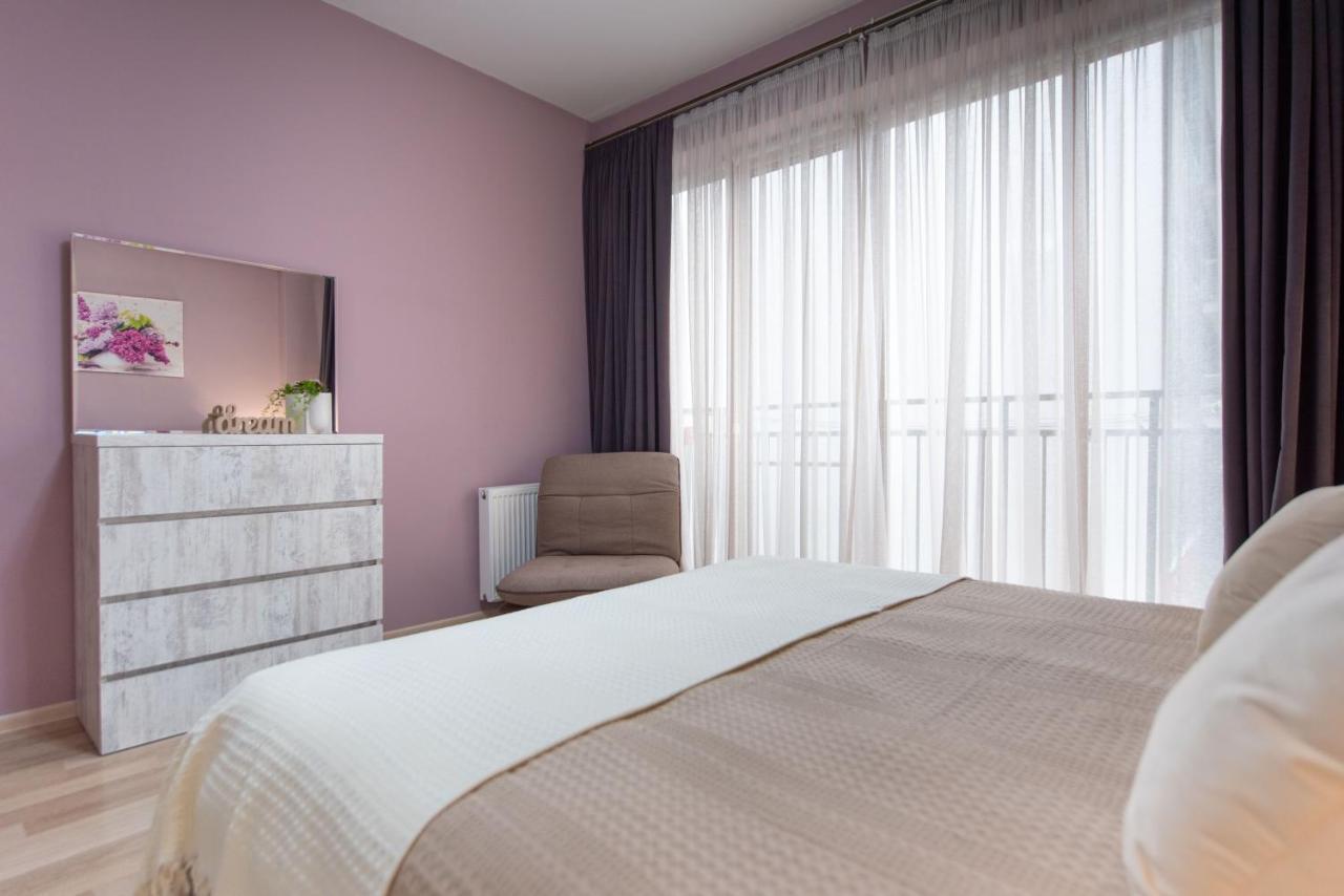 Gg Home - Cozy 2-Bedroom Apartment On Givi Kartozia Tbiliszi Kültér fotó