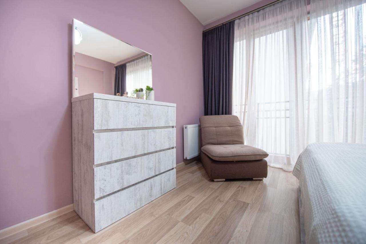 Gg Home - Cozy 2-Bedroom Apartment On Givi Kartozia Tbiliszi Kültér fotó