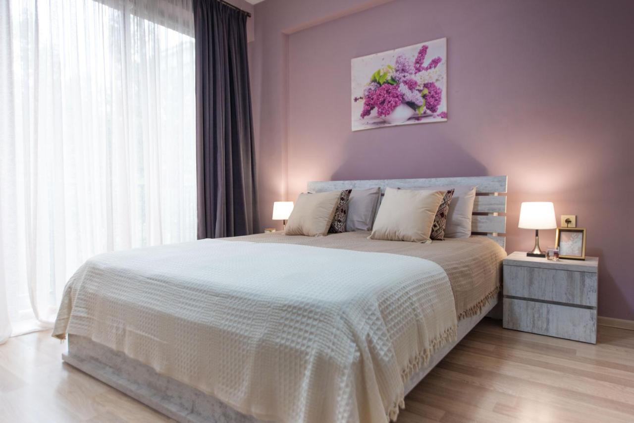 Gg Home - Cozy 2-Bedroom Apartment On Givi Kartozia Tbiliszi Kültér fotó