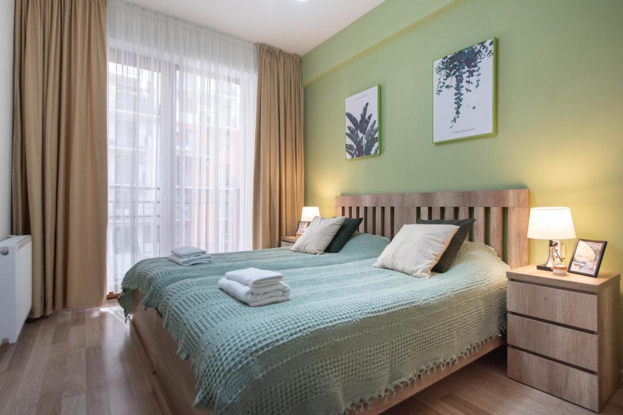Gg Home - Cozy 2-Bedroom Apartment On Givi Kartozia Tbiliszi Kültér fotó