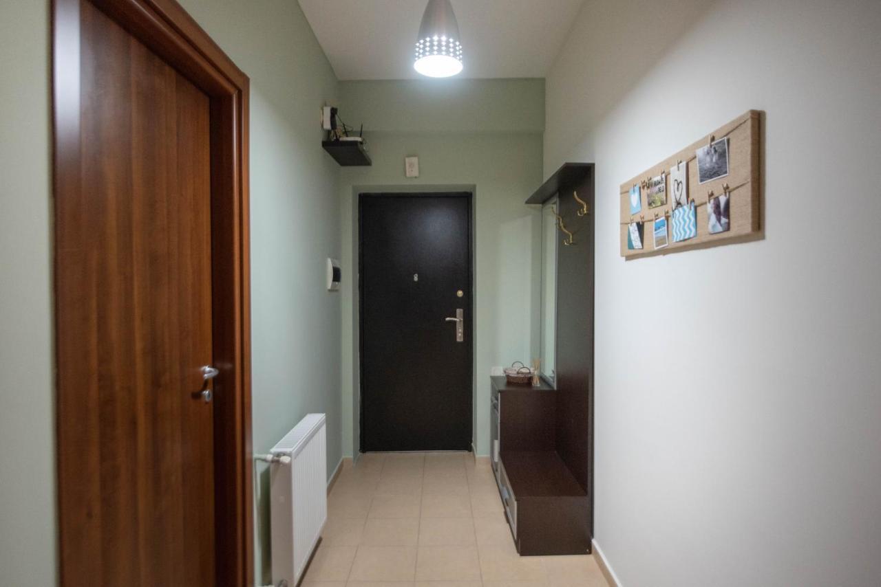 Gg Home - Cozy 2-Bedroom Apartment On Givi Kartozia Tbiliszi Kültér fotó