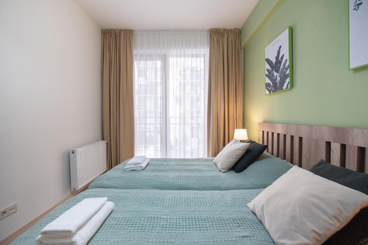 Gg Home - Cozy 2-Bedroom Apartment On Givi Kartozia Tbiliszi Kültér fotó